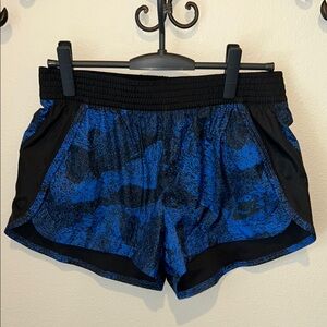 NIKE ELASTIC WAIST RUNNING SHORTS SIZE MEDIUM